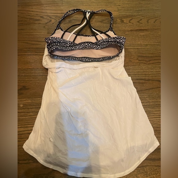 Lululemon Free To Be Serene 2 In 1‎ Tank size 4 - Picture 3 of 6